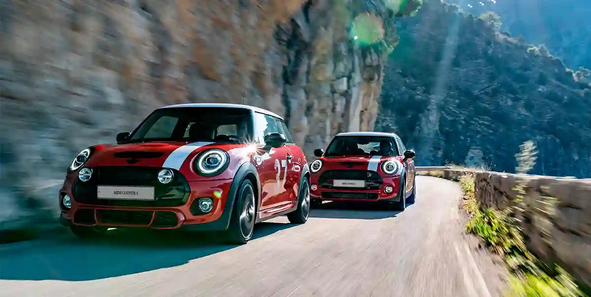 ЛЕГЕНДАРНЫЙ ИСТОРИЧЕСКИЙ ОБРАЗ И ДУХ ПОБЕДЫ: ЛИМИТИРОВАННАЯ ВЕРСИЯ MINI PADDY HOPKIRK EDITION ПРИШЛА В РОССИЮ